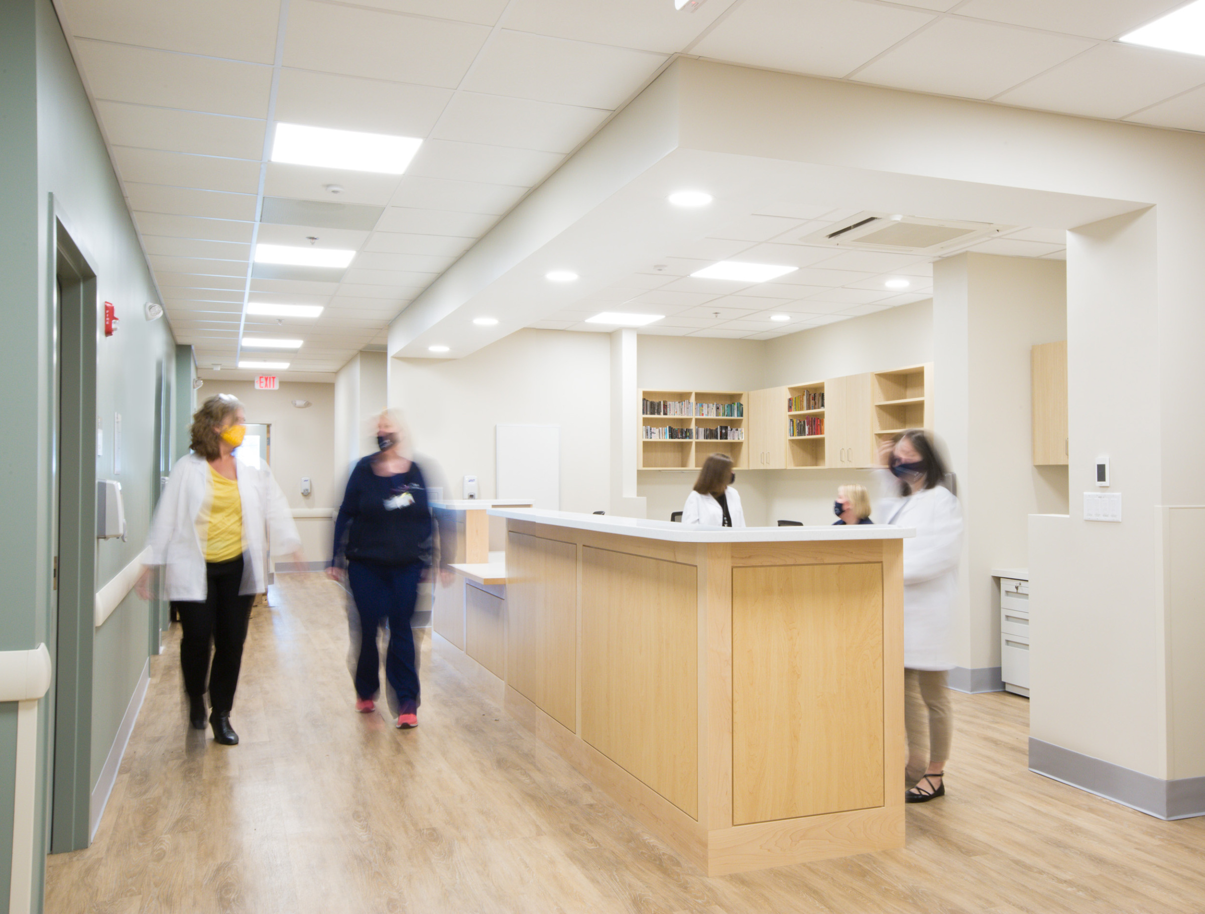 Cape Cod Healthcare Urgent Care Nurse Station - DBVW Architects
